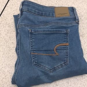 American Eagle light wash super stretch x jeggings